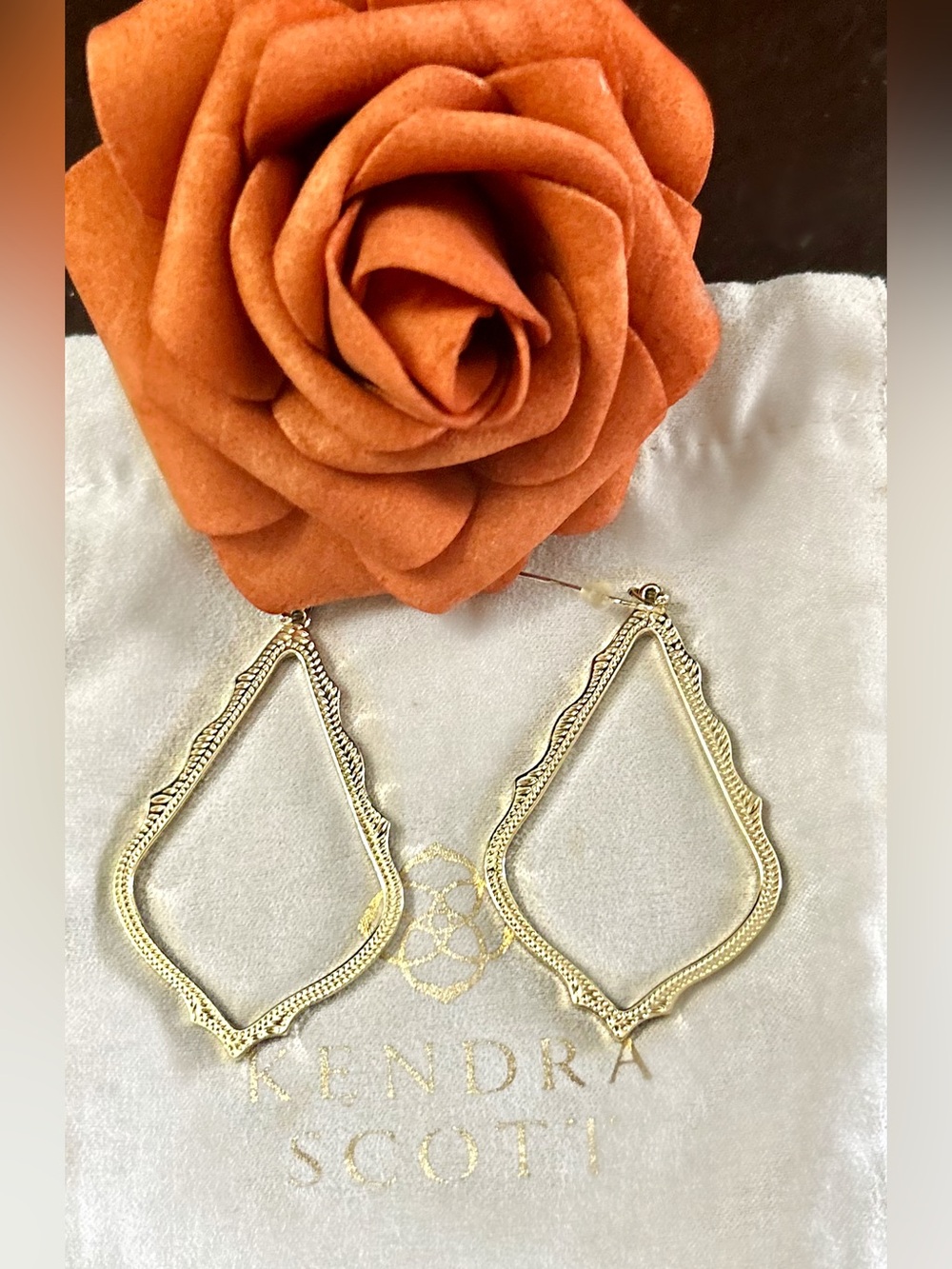Kendra Scott Sophee Drop Earrings in Textured Gold